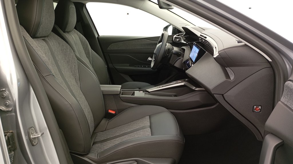 Photo véhicule 1 PEUGEOT 408 PureTech 130 ch S S EAT8 Allure
