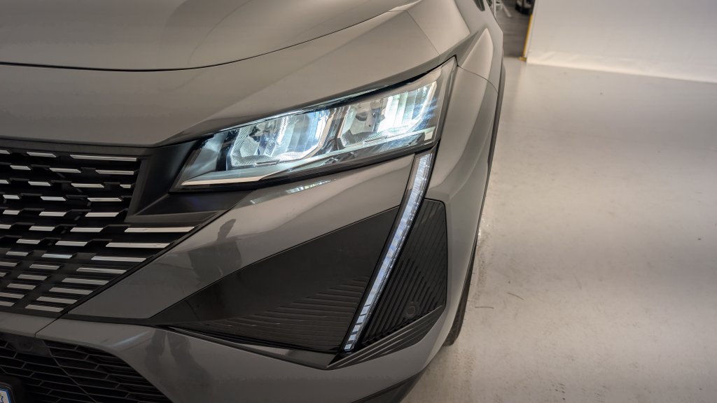 Photo véhicule 1 PEUGEOT 408 PureTech 130 ch S S EAT8 Allure