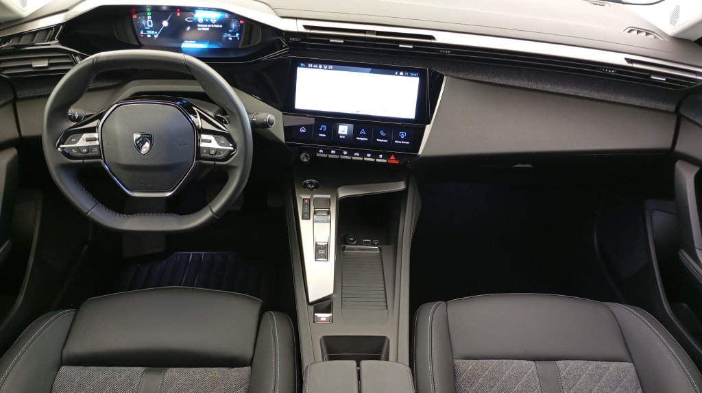 Photo véhicule 1 PEUGEOT 408 PureTech 130 ch S S EAT8 Allure