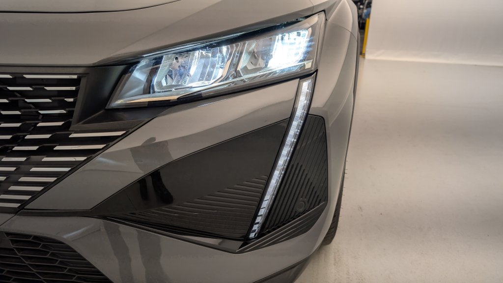 Photo véhicule 1 PEUGEOT 408 PureTech 130 ch S S EAT8 Allure