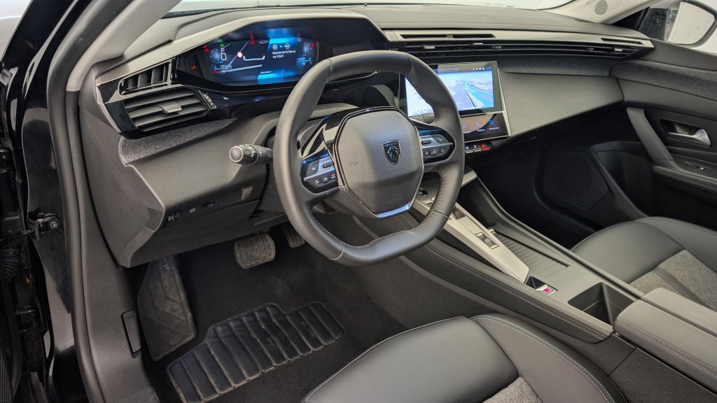 Photo véhicule 1 PEUGEOT 408 PureTech 130 ch S S EAT8 Allure