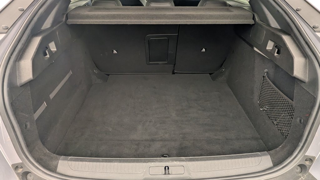 Photo véhicule 1 PEUGEOT 408 Hybrid 136 e-DCS6 Allure