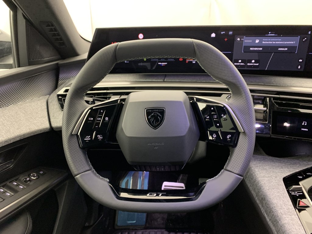 Photo véhicule 1 PEUGEOT 5008 nouveau HYBRID 145 E-DCS6 GT