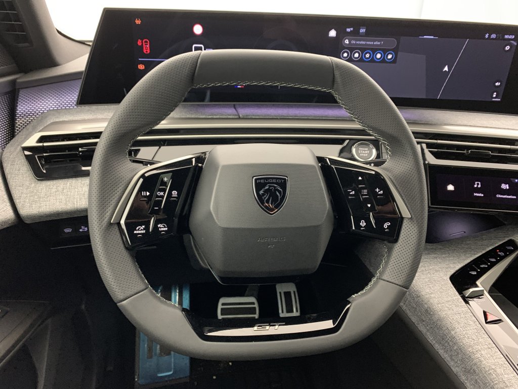 Photo véhicule 1 PEUGEOT 5008 nouveau HYBRID 145 E-DCS6 GT