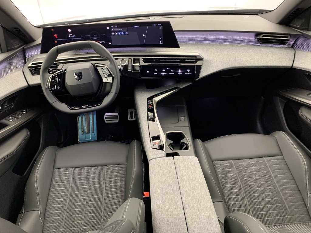 Photo véhicule 1 PEUGEOT 5008 nouveau HYBRID 145 E-DCS6 GT