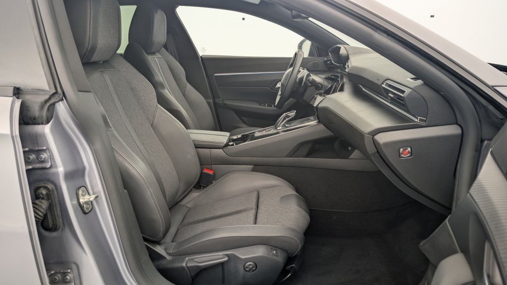Photo véhicule 1 PEUGEOT 508 PureTech 130 ch S S EAT8 Allure Pack