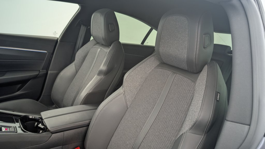 Photo véhicule 1 PEUGEOT 508 PureTech 130 ch S S EAT8 Allure Pack