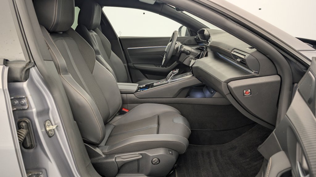 Photo véhicule 1 PEUGEOT 508 sw PureTech 130 ch S S EAT8 GT