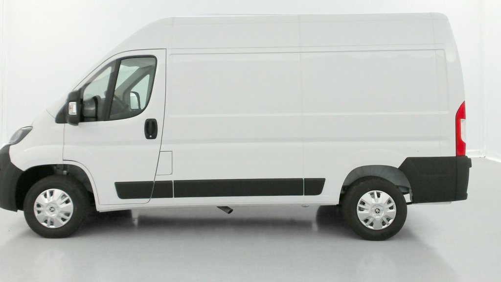 Photo véhicule 1 PEUGEOT Boxer Boxer II L2H2 3.3 2.2 BlueHDi 140ch