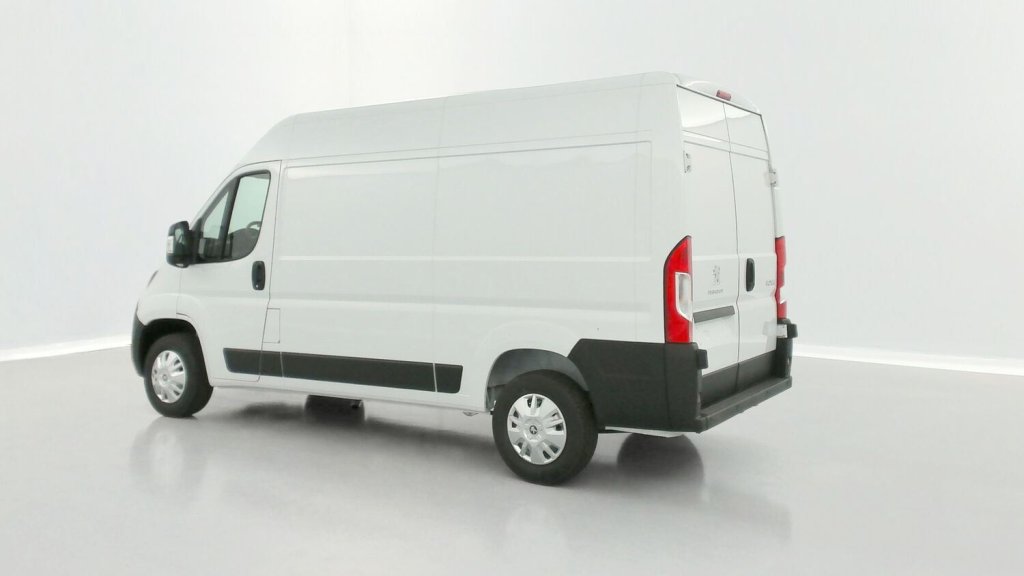 Photo véhicule 1 PEUGEOT Boxer Boxer II L2H2 3.3 2.2 BlueHDi 140ch