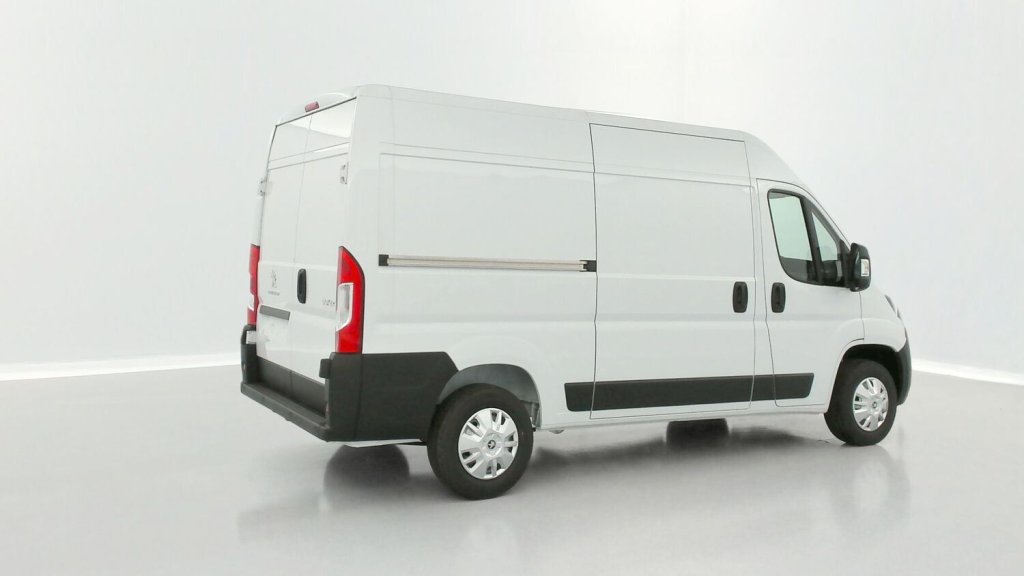 Photo véhicule 1 PEUGEOT Boxer Boxer II L2H2 3.3 2.2 BlueHDi 140ch