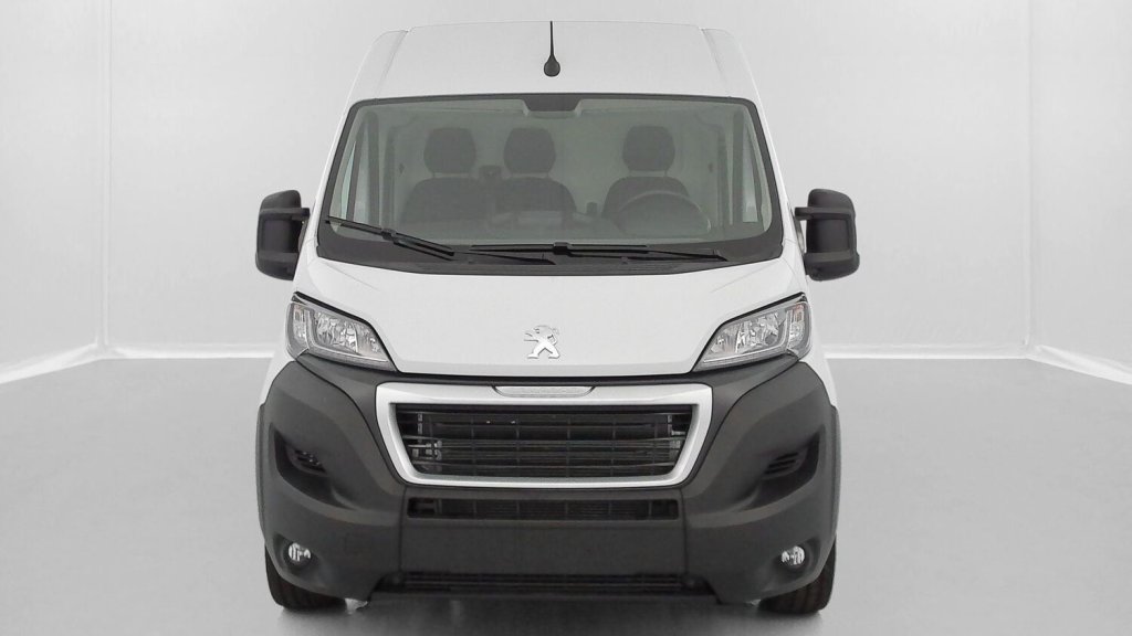 Photo véhicule 1 PEUGEOT Boxer Boxer II L2H2 3.3 2.2 BlueHDi 140ch