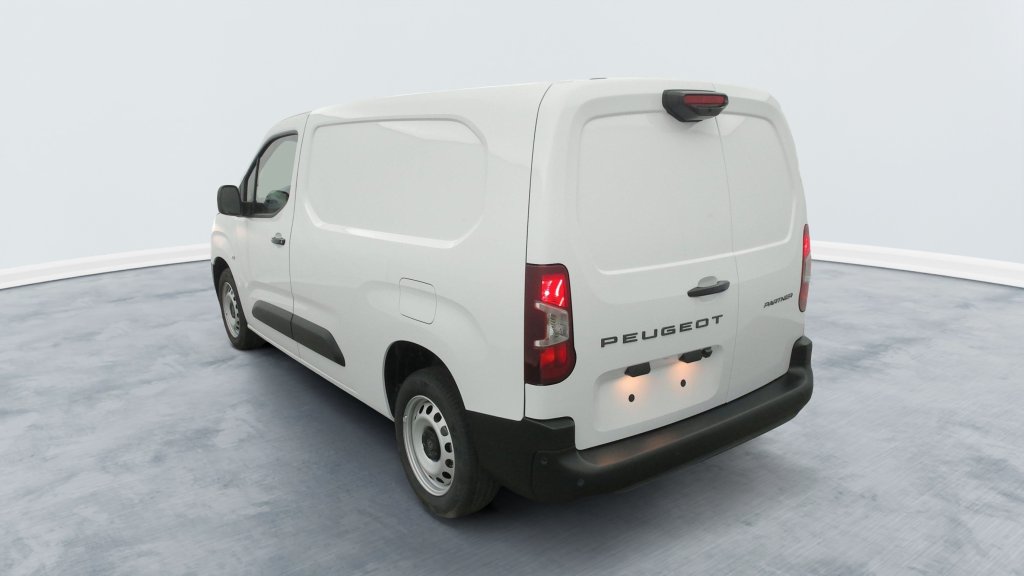 Photo véhicule 1 PEUGEOT Partner fourgon XL 950 KG BLUEHDI 130 S S EAT8