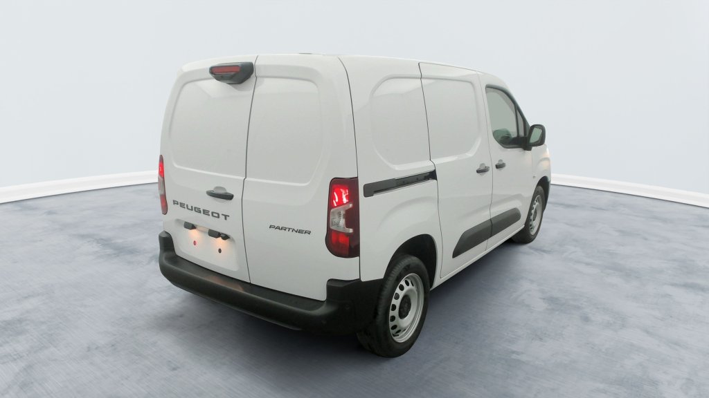 Photo véhicule 1 PEUGEOT Partner fourgon M 1000 KG BLUEHDI 130 S S EAT8