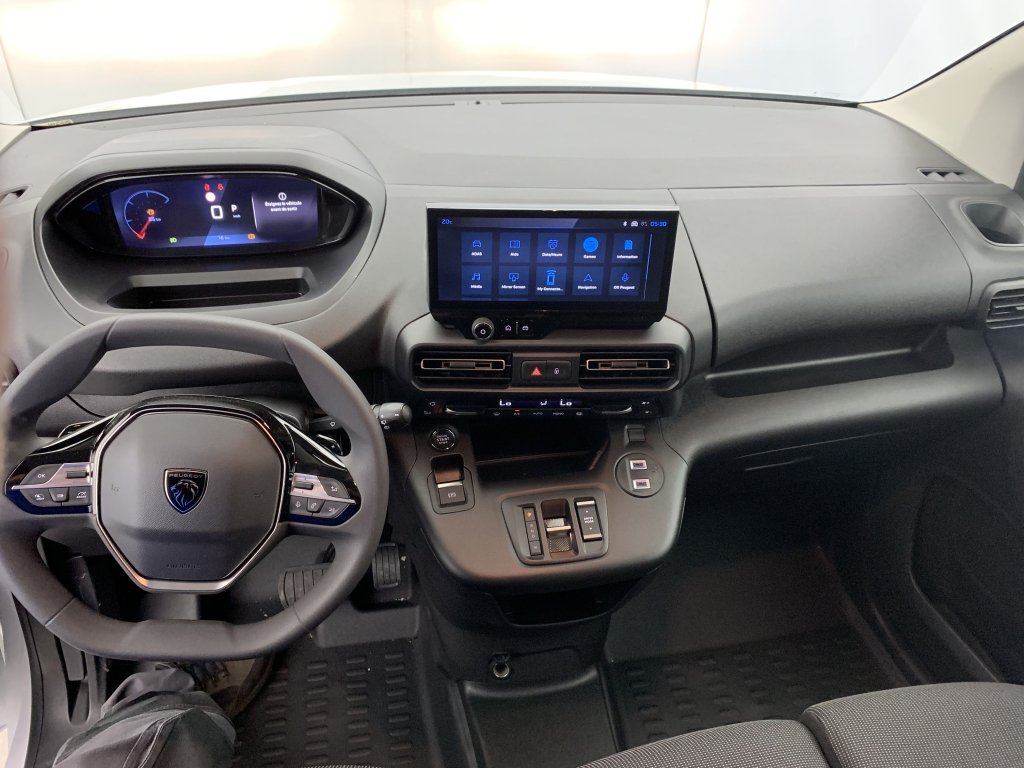 Photo véhicule 1 PEUGEOT Partner fourgon M 1000 KG BLUEHDI 130 S S EAT8