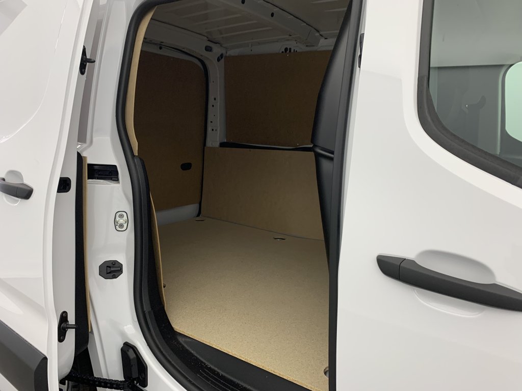 Photo véhicule 1 PEUGEOT Partner fourgon M 650 KG BLUEHDI 100 S S BVM6