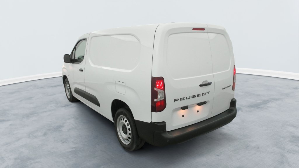 Photo véhicule 1 PEUGEOT Partner fourgon XL 950 KG BLUEHDI 130 S S EAT8