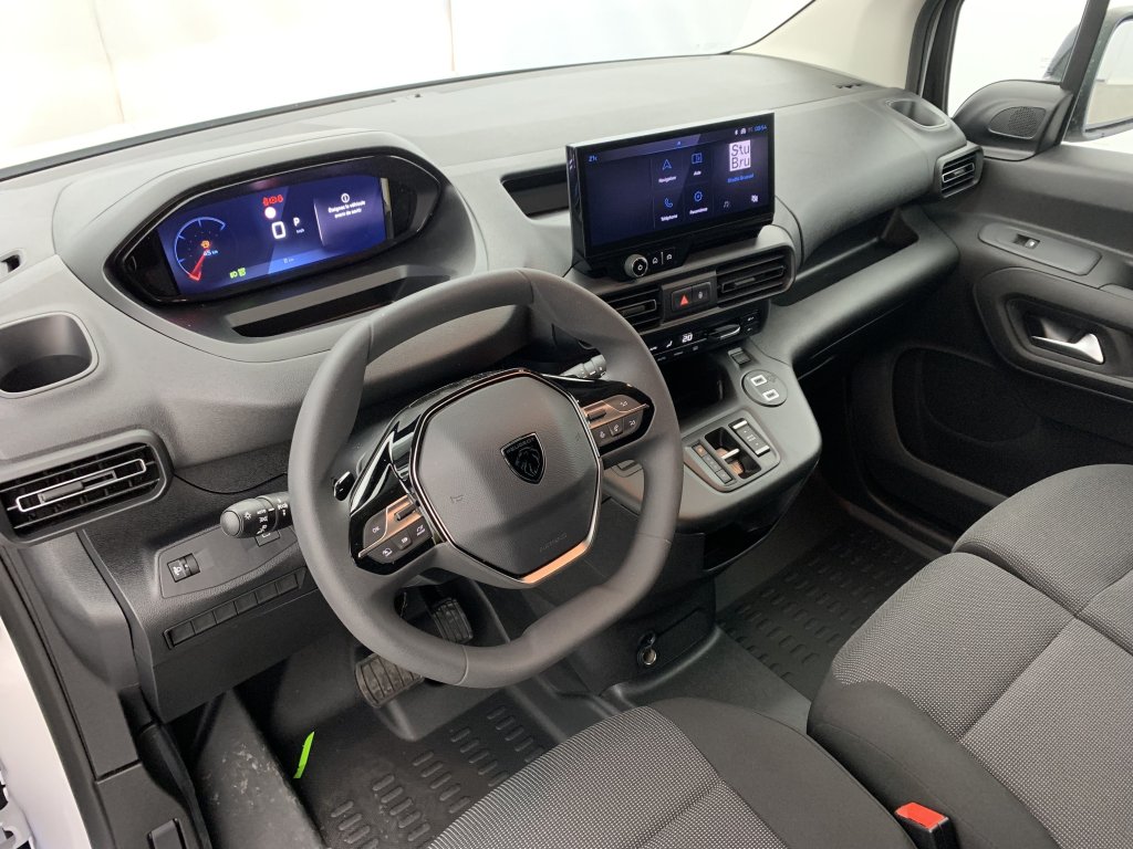 Photo véhicule 1 PEUGEOT Partner fourgon XL 950 KG BLUEHDI 130 S S EAT8