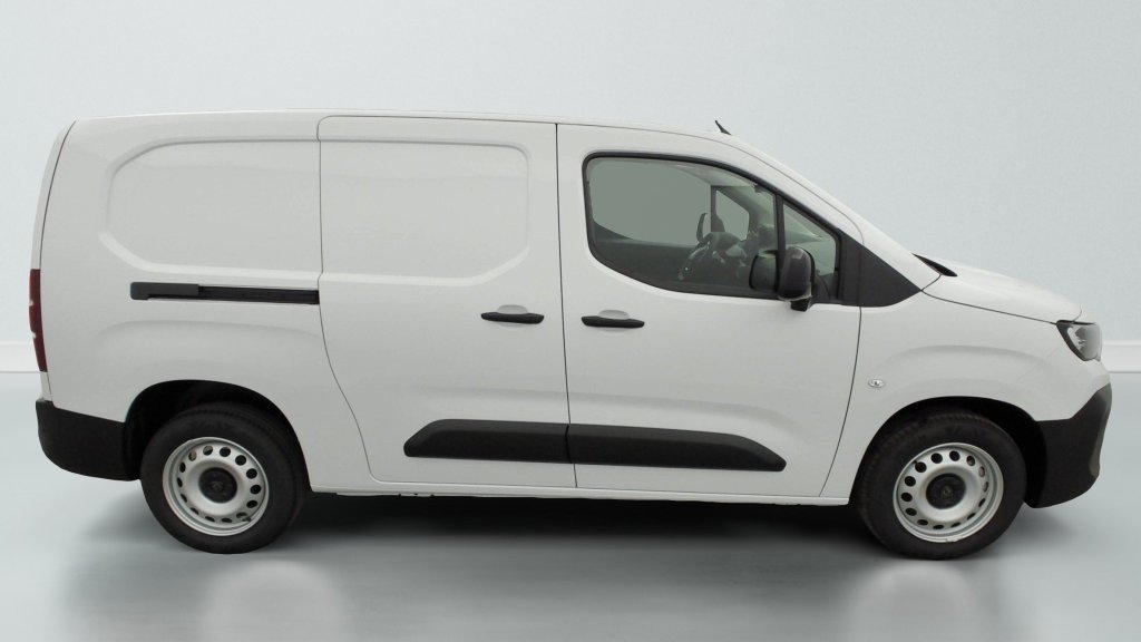 Photo véhicule 1 PEUGEOT Partner fourgon XL 950 KG BLUEHDI 130 S S EAT8