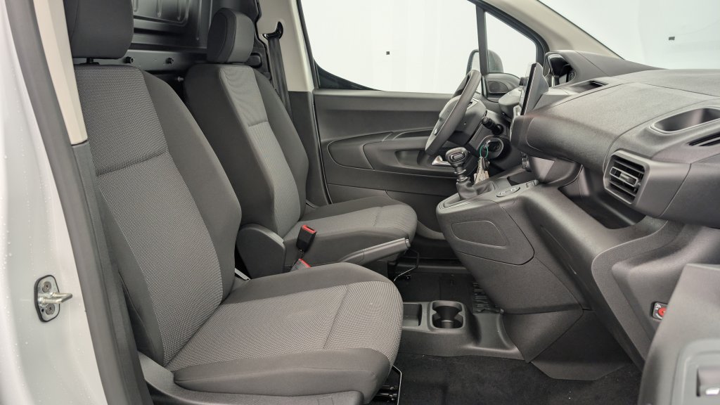 Photo véhicule 1 PEUGEOT Partner fourgon M 650 KG BLUEHDI 100 S S BVM6
