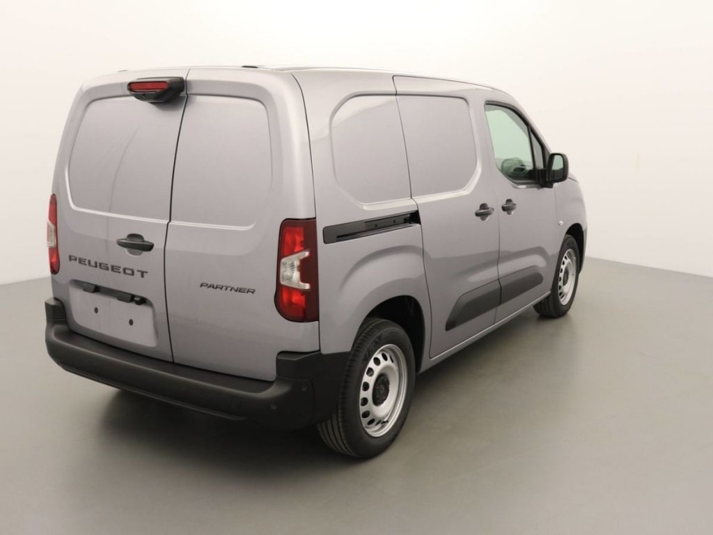 Photo véhicule 1 PEUGEOT Partner fourgon M 650 KG BLUEHDI 130 S S EAT8