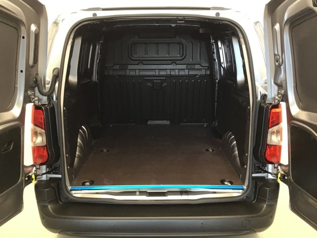 Photo véhicule 1 PEUGEOT Partner fourgon M 650 KG BLUEHDI 130 S S EAT8