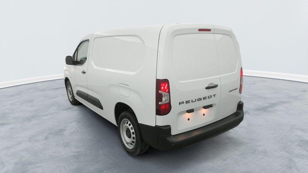 Photo véhicule 1 PEUGEOT Partner fourgon XL 950 KG BLUEHDI 130 S S EAT8