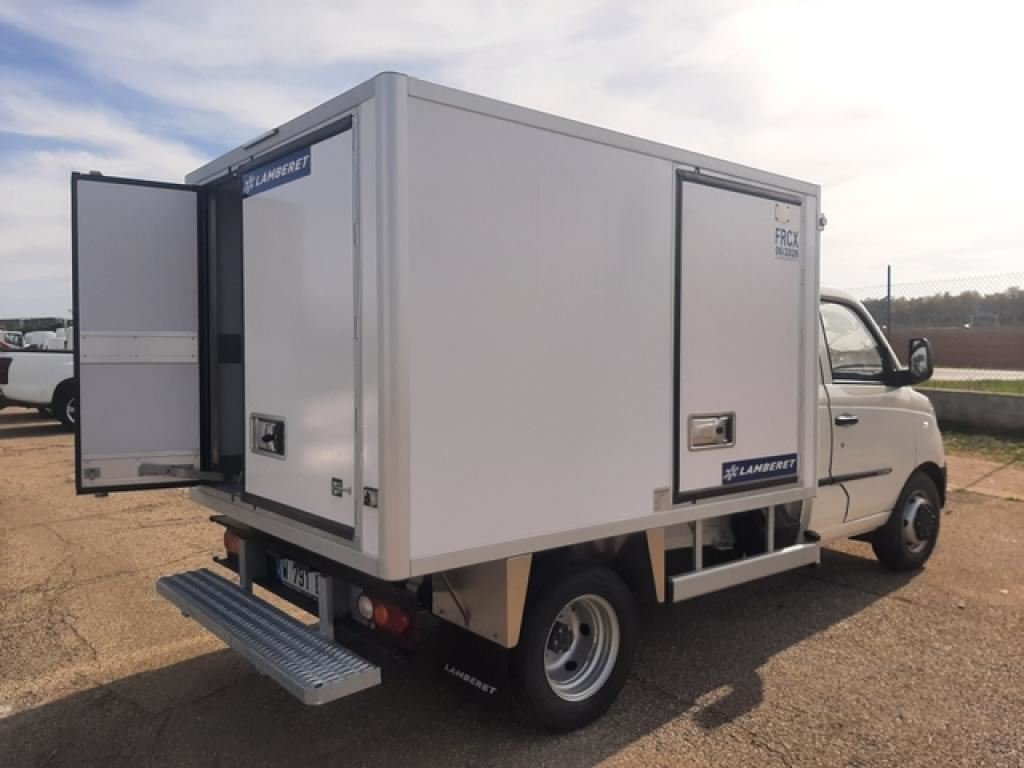 Photo véhicule 1 PIAGGIO Porter D120 CHASSIS + CAISSE FRIGO LAMBERET