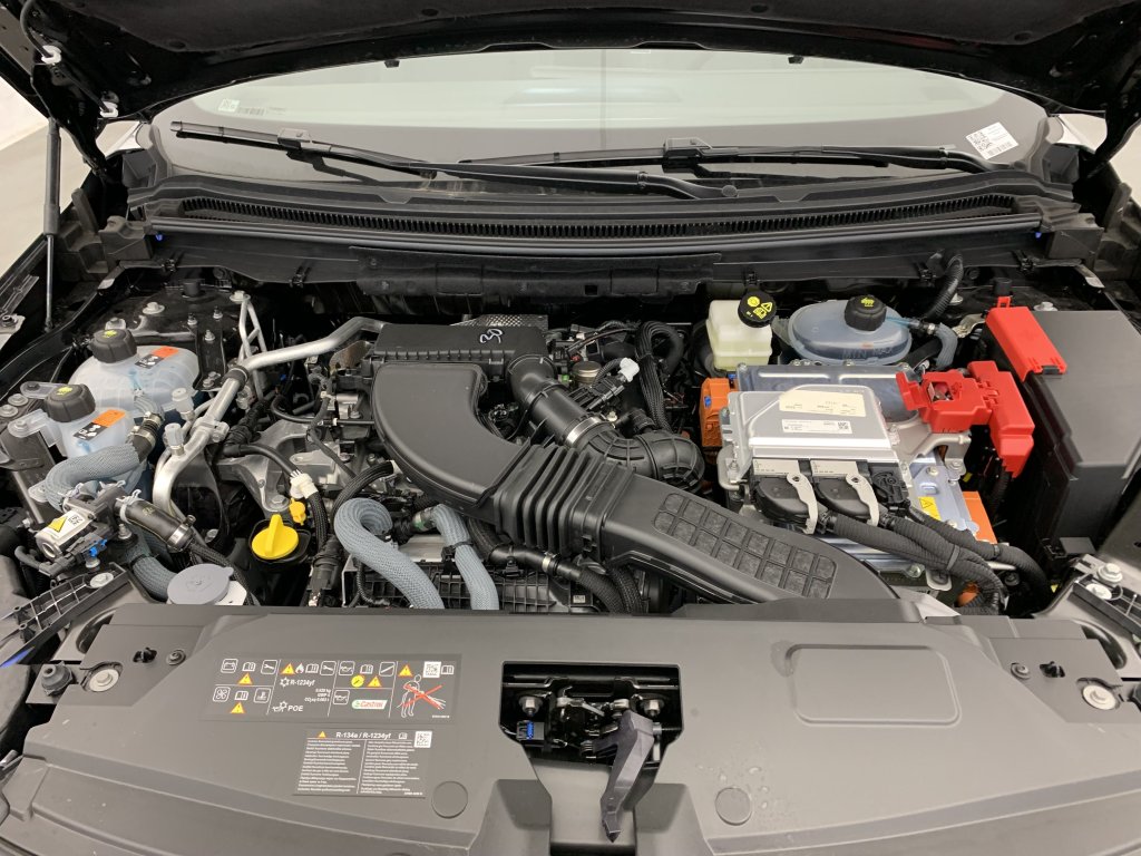 Photo véhicule 1 RENAULT Austral E-Tech full hybrid 200 GSR2 Evolution