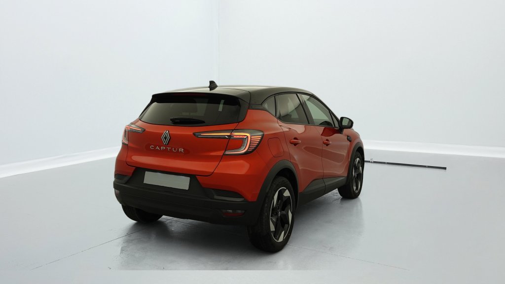 Photo véhicule 1 RENAULT Captur nouveau MILD HYBRID 140 TECHNO