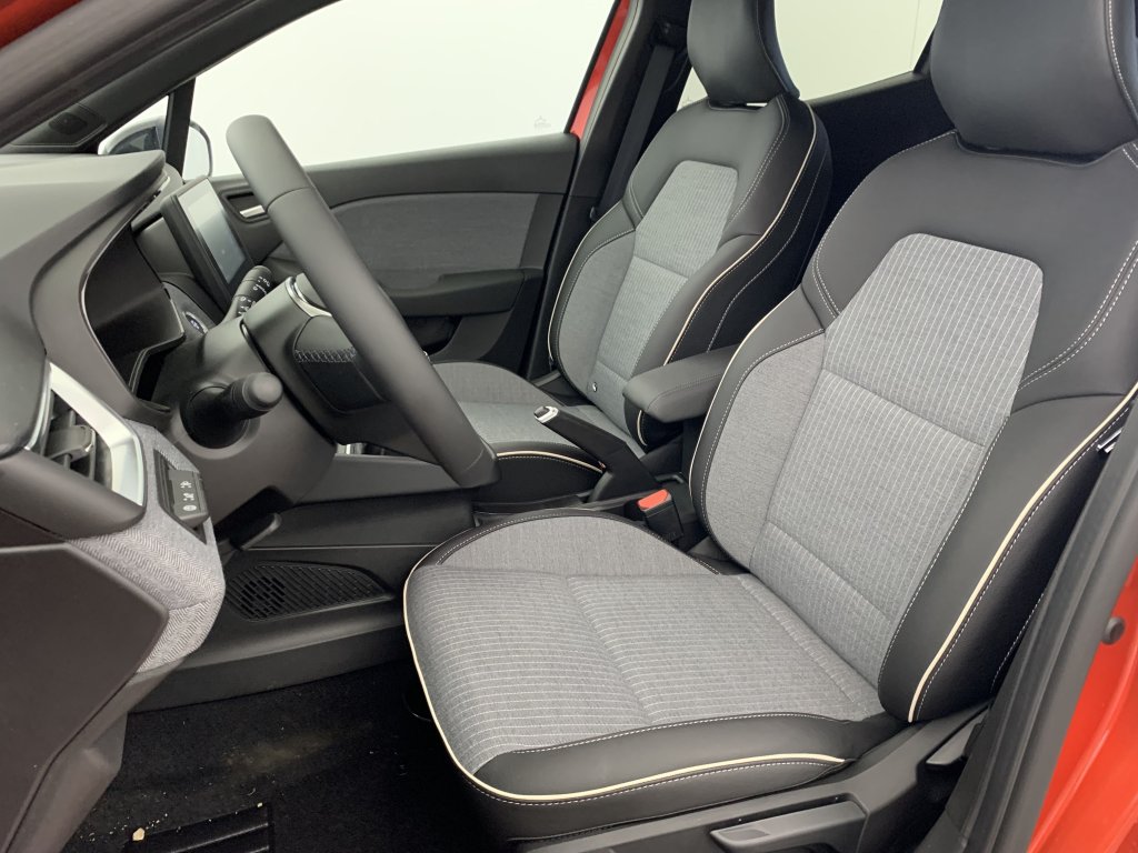 Photo véhicule 1 RENAULT Clio 5 TCE 90 GSR2 TECHNO