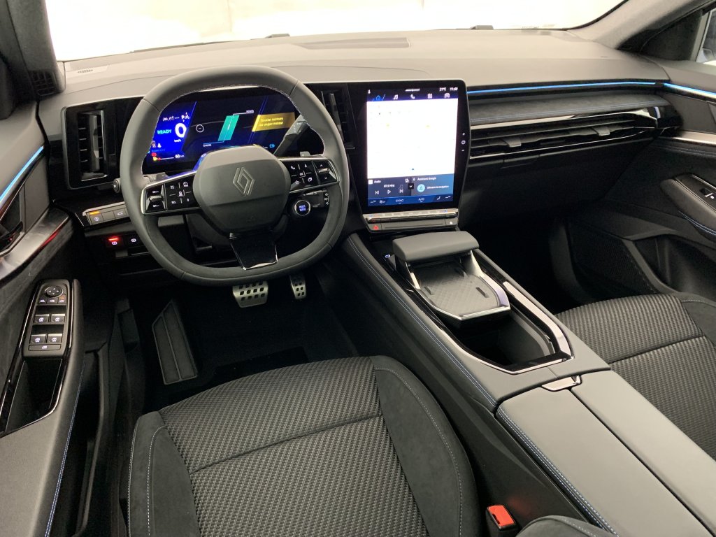 Photo véhicule 1 RENAULT Espace vi E-TECH FULL HYBRID 200 GSR2 ESPRIT ALPINE