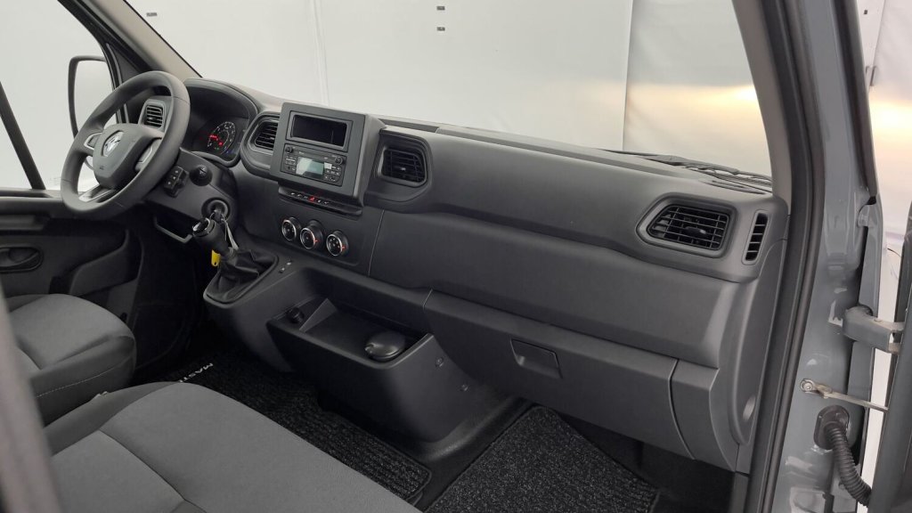 Photo véhicule 1 RENAULT Master Master III(3) L2H2 33 2.3 dCi 150ch Confort