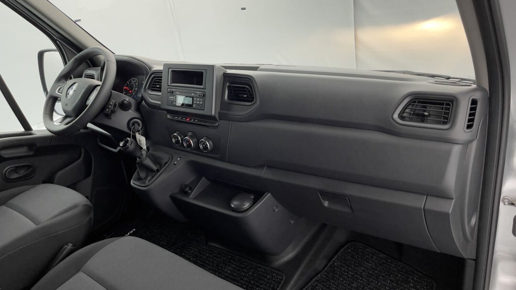 Photo véhicule 1 RENAULT Master Master III(3) L2H2 33 2.3 dCi 150ch Confort