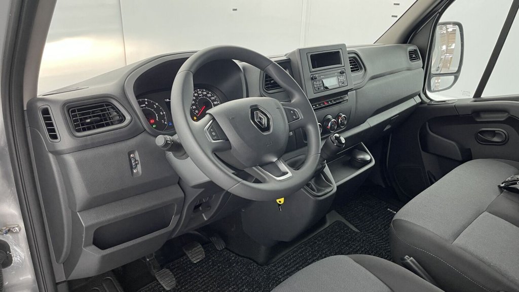 Photo véhicule 1 RENAULT Master Master III(3) L2H2 33 2.3 dCi 150ch Confort