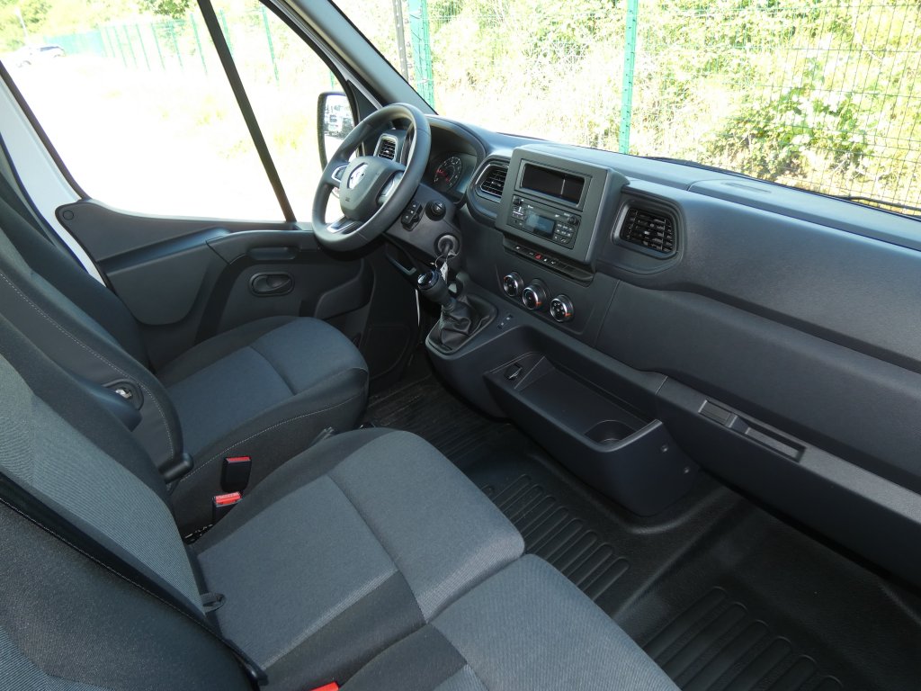 Photo véhicule 1 RENAULT Master fourgon TRAC F3500 L3H2 BLUE DCI 135 CONFORT