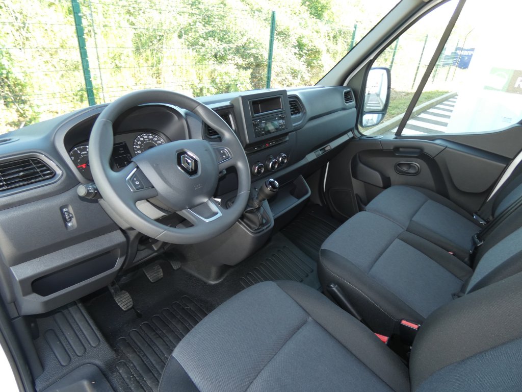 Photo véhicule 1 RENAULT Master fourgon TRAC F3500 L3H2 BLUE DCI 135 CONFORT