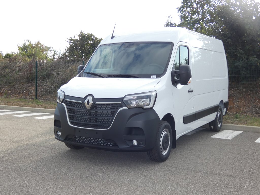 Photo véhicule 1 RENAULT Master fourgon TRAC F3500 L2H2 BLUE DCI 150 CONFORT