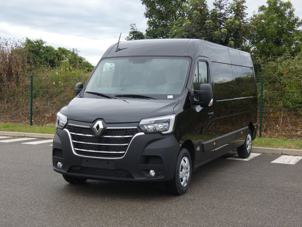 Photo véhicule 1 RENAULT Master fourgon TRAC F3500 L3H2 BLUE DCI 180 GRAND CONFORT