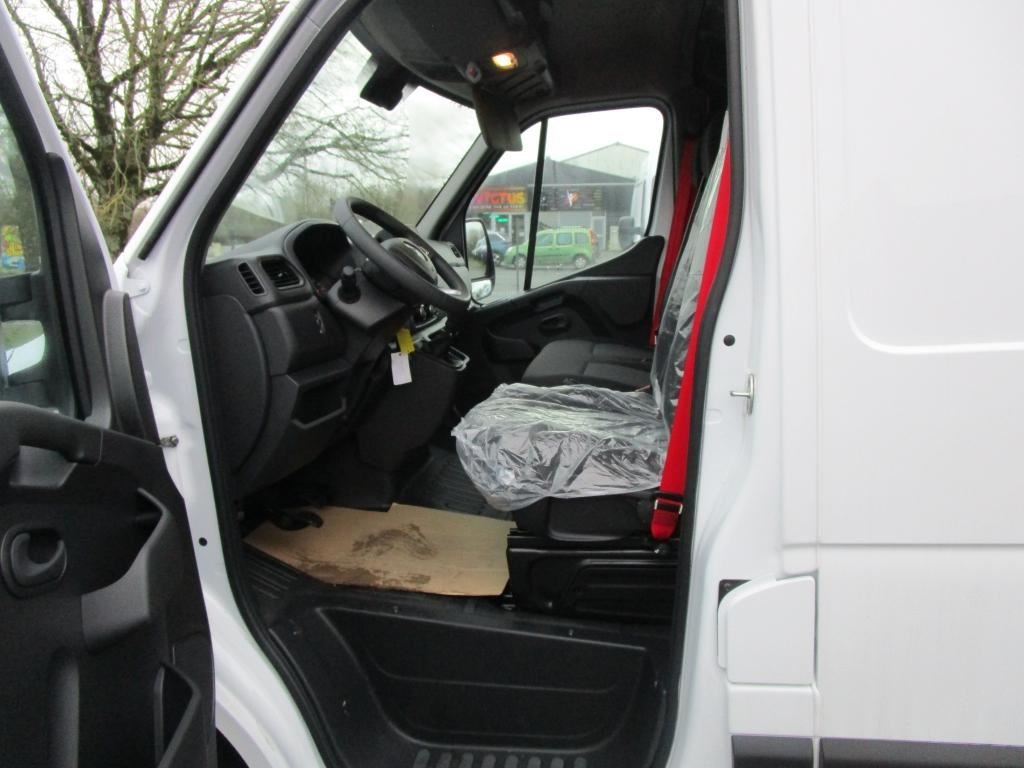 Photo véhicule 1 RENAULT Master fourgon MASTER FGN TRAC F3500 L2H2 BLUE DCI 150 GRAND CONFORT