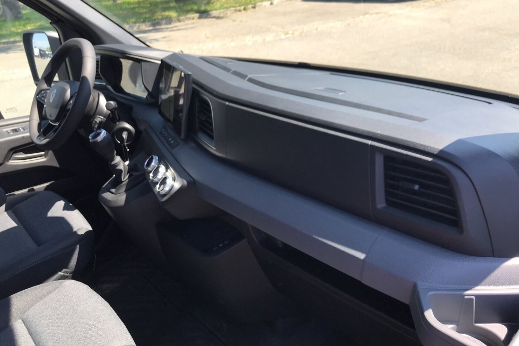 Photo véhicule 1 RENAULT Master fourgon nouveau TRAC 3T5 L2H2 BLUE DCI 170 EXTRA