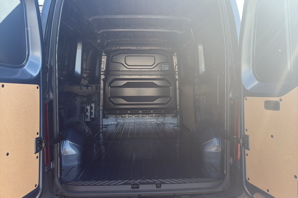 Photo véhicule 1 RENAULT Master fourgon nouveau TRAC 3T5 L2H2 BLUE DCI 170 EXTRA
