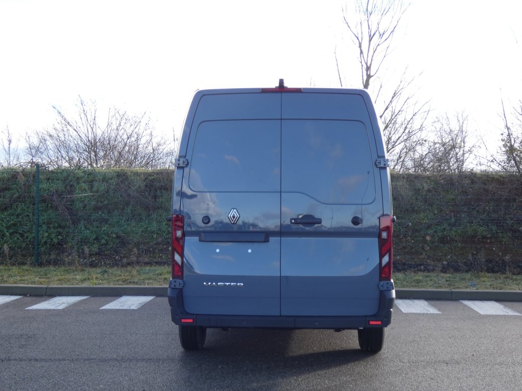 Photo véhicule 1 RENAULT Master fourgon nouveau TRAC 3T5 L2H2 BLUE DCI 170 EXTRA