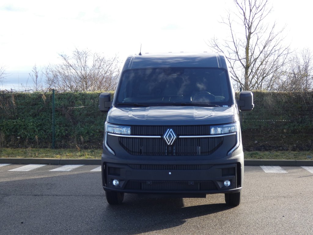 Photo véhicule 1 RENAULT Master fourgon nouveau TRAC 3T5 L2H2 BLUE DCI 170 EXTRA