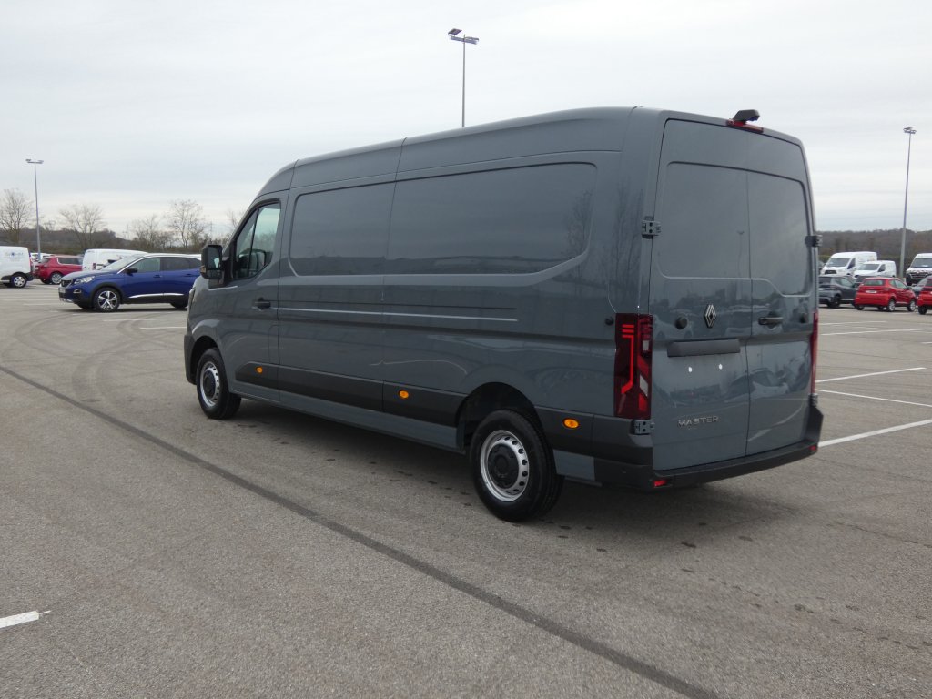 Photo véhicule 1 RENAULT Master fourgon nouveau TRAC 3T5 L3H2 BLUE DCI 170 EXTRA