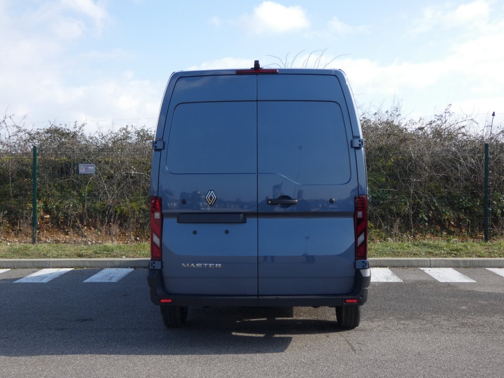 Photo véhicule 1 RENAULT Master fourgon nouveau TRAC 3T5 L2H2 BLUE DCI 170 EXTRA