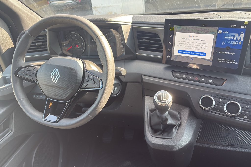Photo véhicule 1 RENAULT Master fourgon nouveau TRAC 3T5 L2H2 BLUE DCI 170 EXTRA