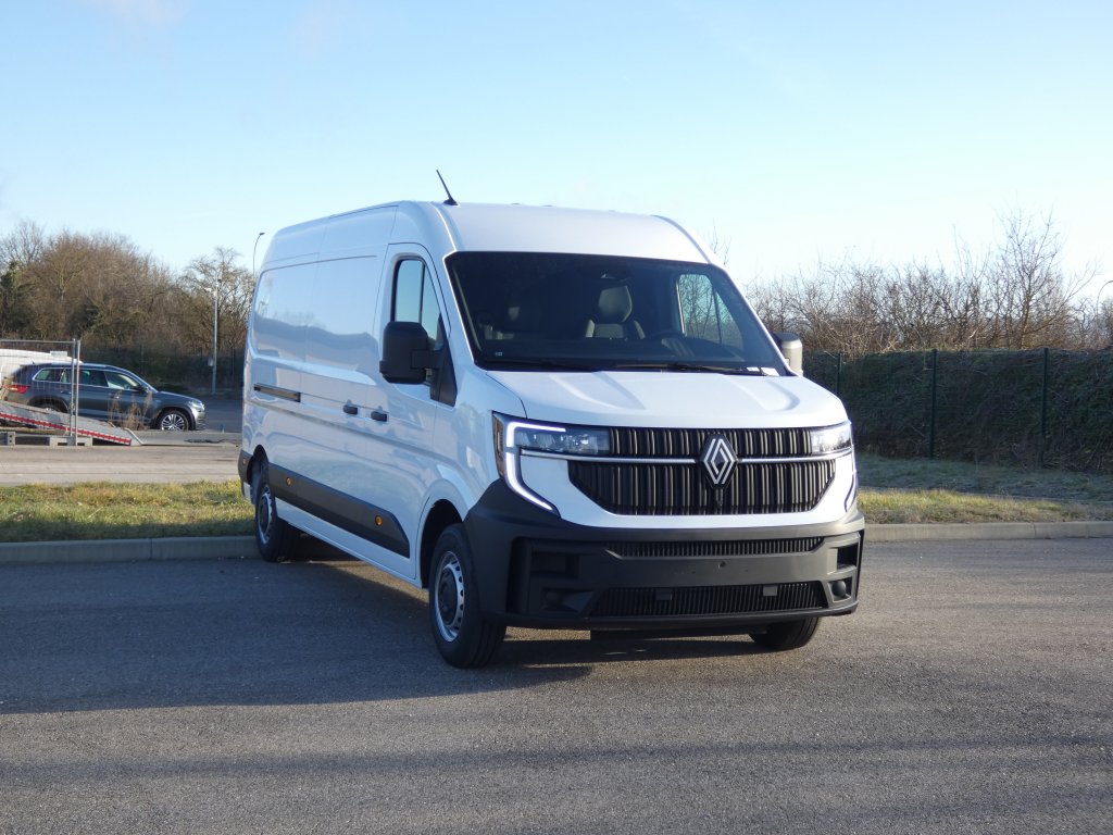 Photo véhicule 1 RENAULT Master fourgon nouveau TRAC 3T5 L3H2 BLUE DCI 150 EXTRA