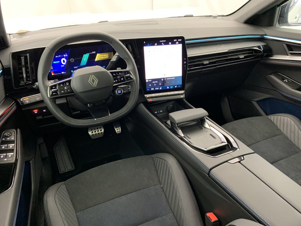 Photo véhicule 1 RENAULT Rafale E-Tech full hybrid 200 esprit Alpine