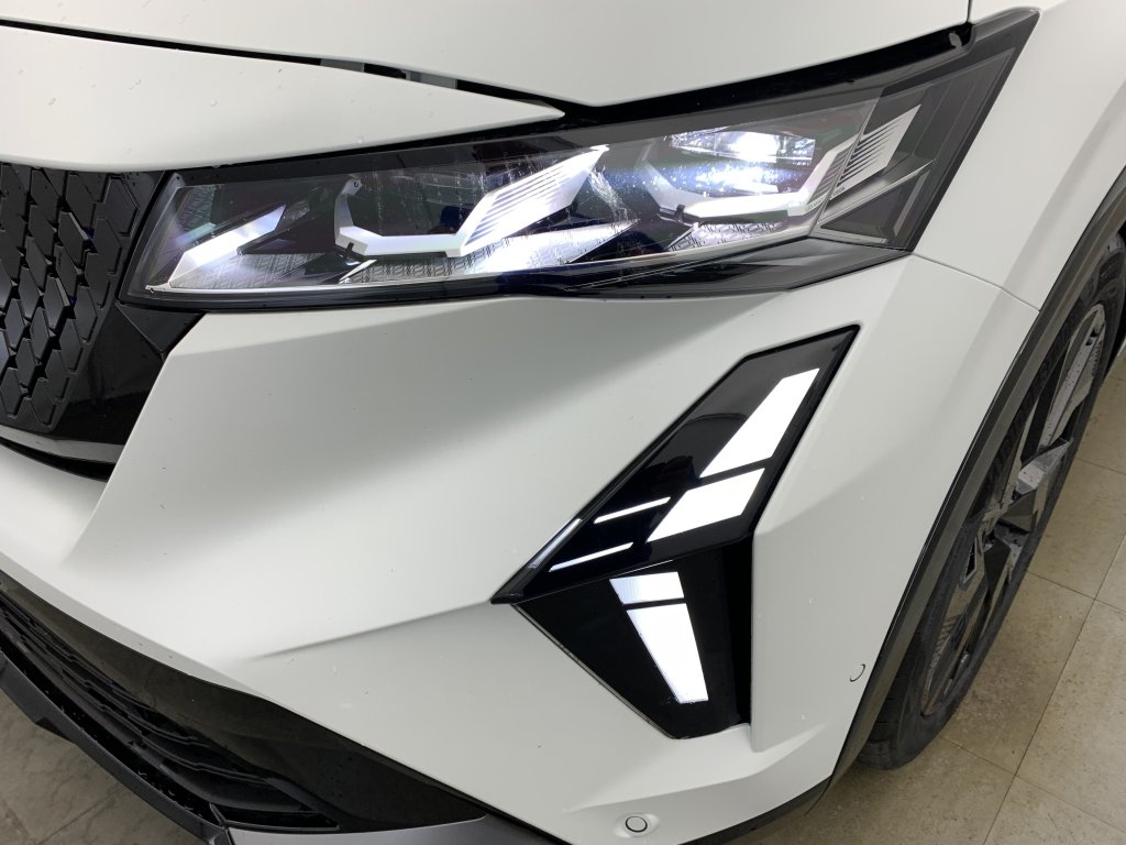 Photo véhicule 1 RENAULT Rafale E-Tech full hybrid 200 esprit Alpine